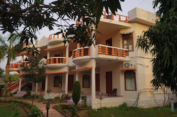 hotel shree krishna jungle resort