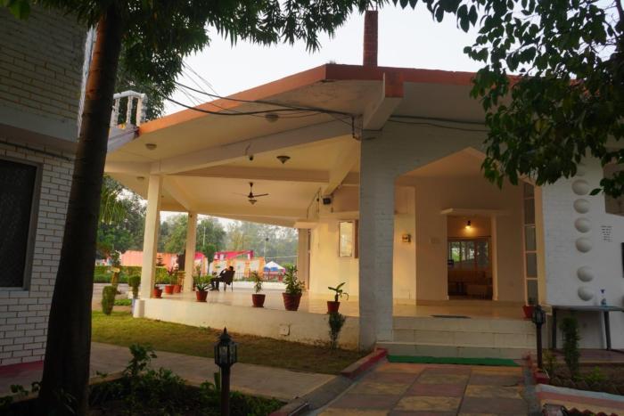 hotel shree krishna jungle resort