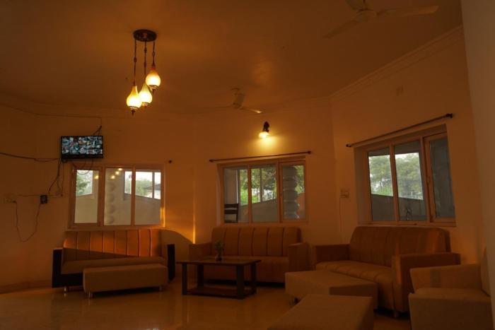 hotel shree krishna jungle resort