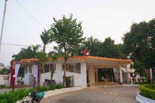 hotel shree krishna jungle resort