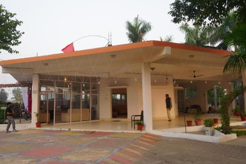 hotel shree krishna jungle resort