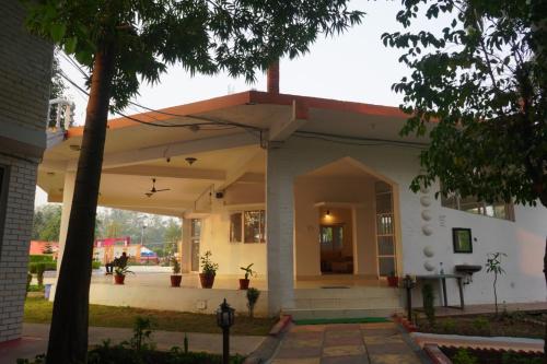 hotel shree krishna jungle resort