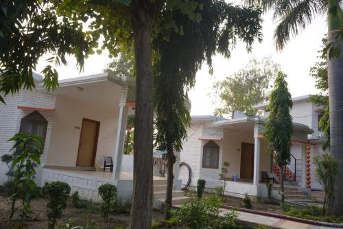 hotel shree krishna jungle resort