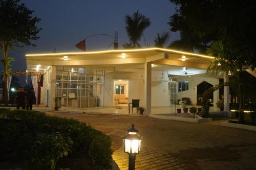 hotel shree krishna jungle resort