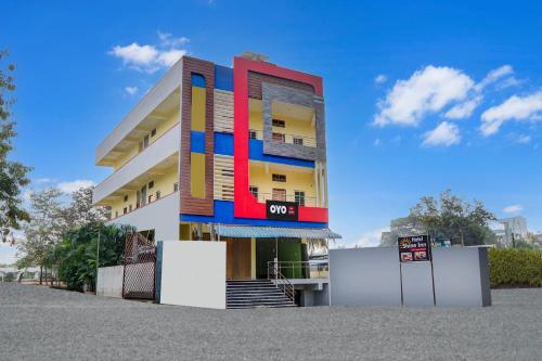 Hotel O Shine Inn,,3 star