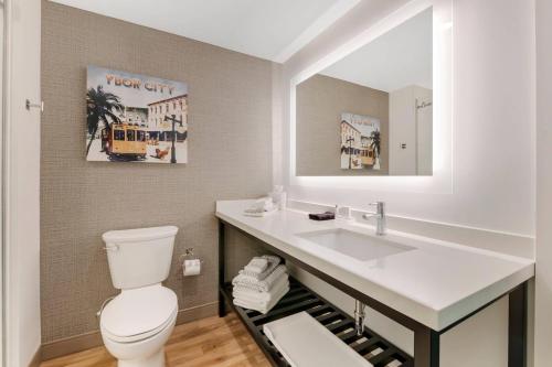 cambria hotel tampa brandon