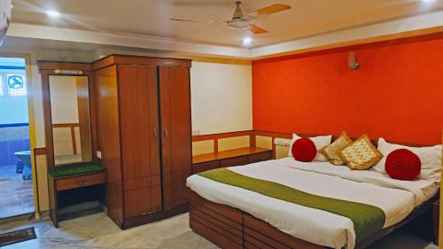 Sri Krishna Lodge,,3 star