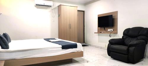 Melody Mings,,3 star