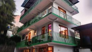 lill sparrow by the verdant escapes