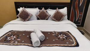 lill sparrow by the verdant escapes