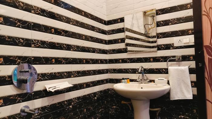 lill sparrow by the verdant escapes