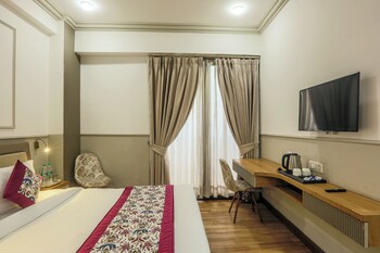 hotel emerald suites and banquet