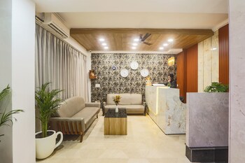 hotel emerald suites and banquet