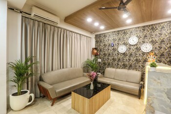 hotel emerald suites and banquet