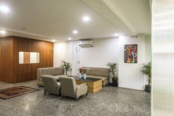 hotel emerald suites and banquet