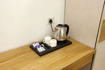 hotel emerald suites and banquet