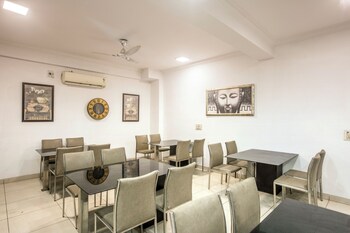 hotel emerald suites and banquet