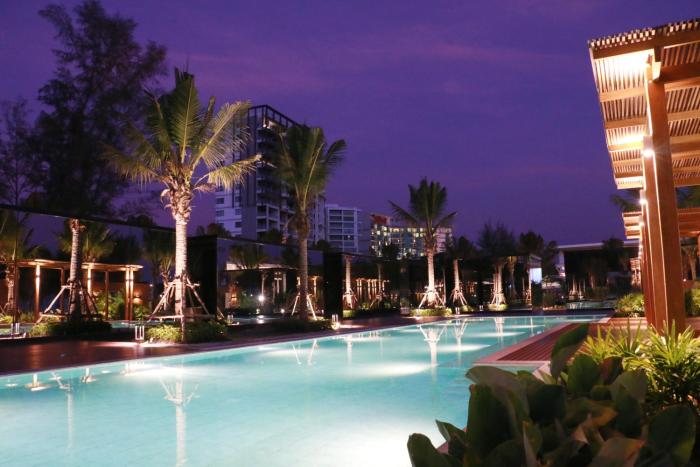 mirror mirror hotel cafe and restaurant