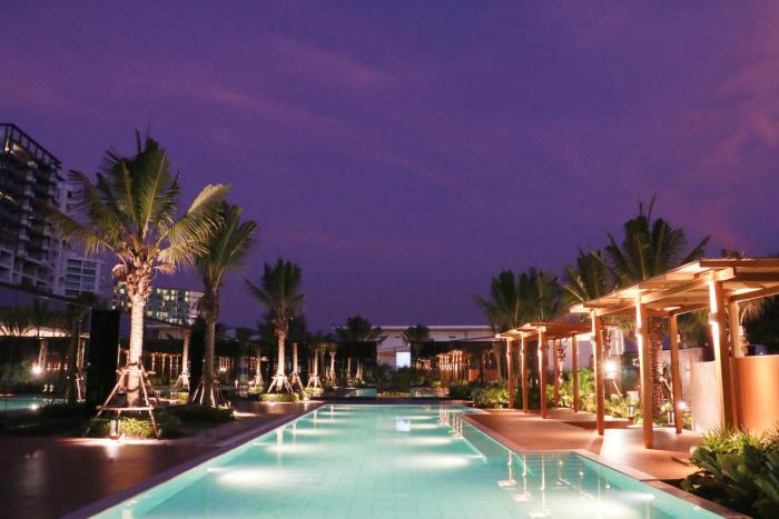 mirror mirror hotel cafe and restaurant