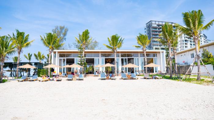 mirror mirror hotel cafe and restaurant