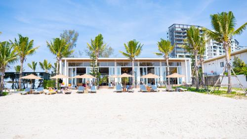 mirror mirror hotel cafe and restaurant