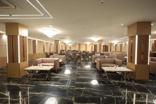 the altruist hotel sec 57