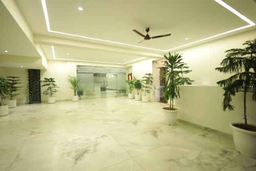 the altruist hotel sec 57
