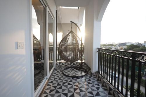 the altruist hotel sec 57