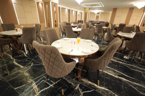 the altruist hotel sec 57