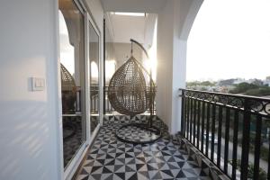 the altruist hotel sec 57