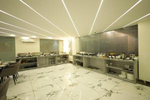 the altruist hotel sec 57