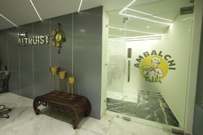the altruist hotel sec 57