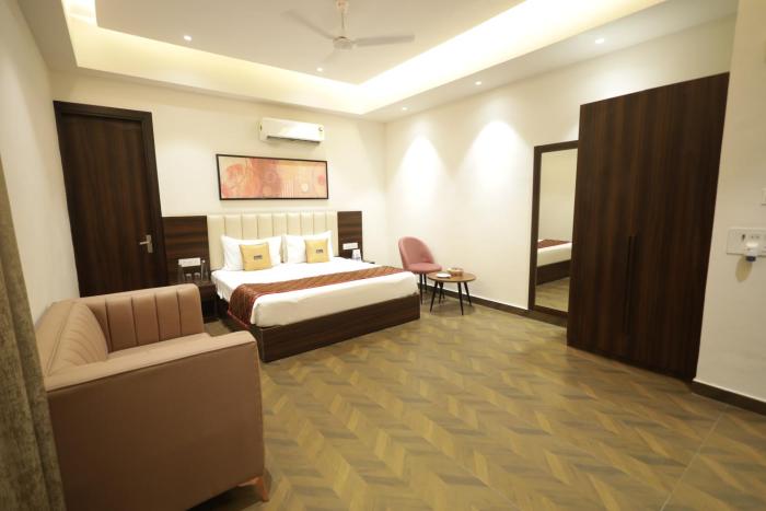 the altruist hotel sec 57