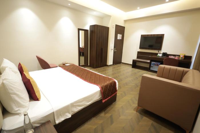 the altruist hotel sec 57