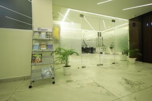 the altruist hotel sec 57
