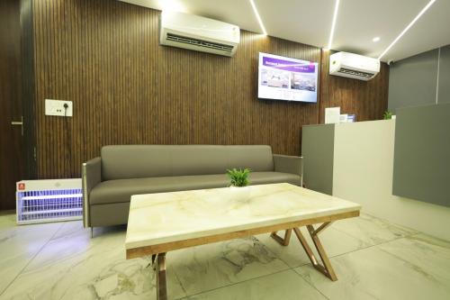 the altruist hotel sec 57