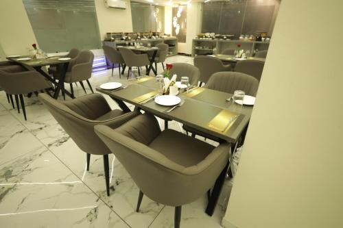the altruist hotel sec 57