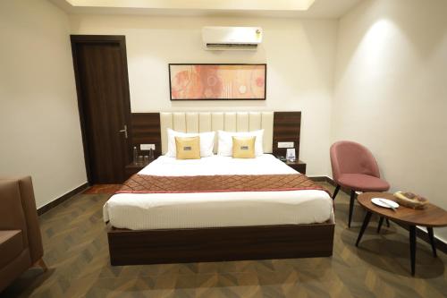 the altruist hotel sec 57