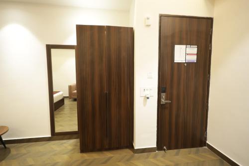 the altruist hotel sec 57