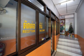 D-Haus Ngamwongwan Residence,,2 star