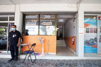 D-Haus Ngamwongwan Residence,,2 star