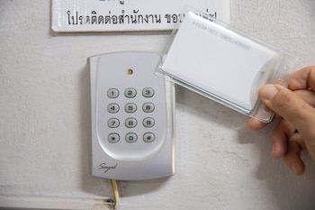 d haus ngamwongwan residence