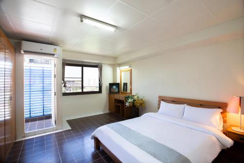 d haus ngamwongwan residence