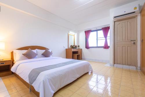 d haus ngamwongwan residence