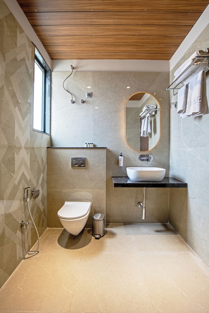 hotel royal bagh opposite city park