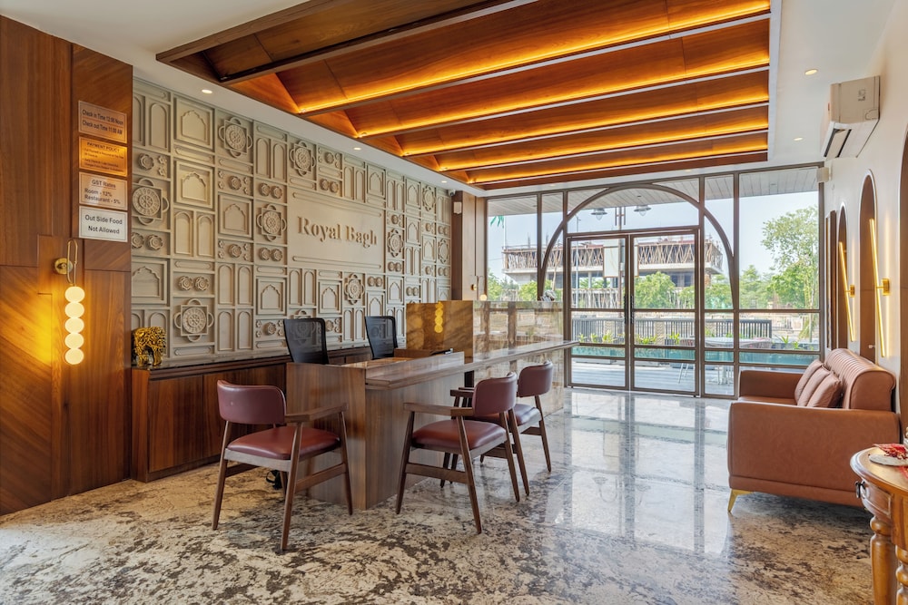 hotel royal bagh opposite city park