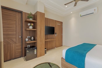 hotel royal bagh opposite city park