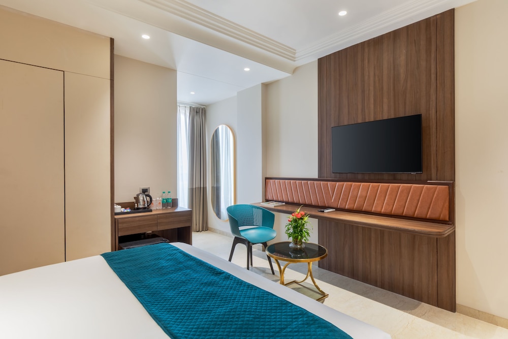 hotel royal bagh opposite city park