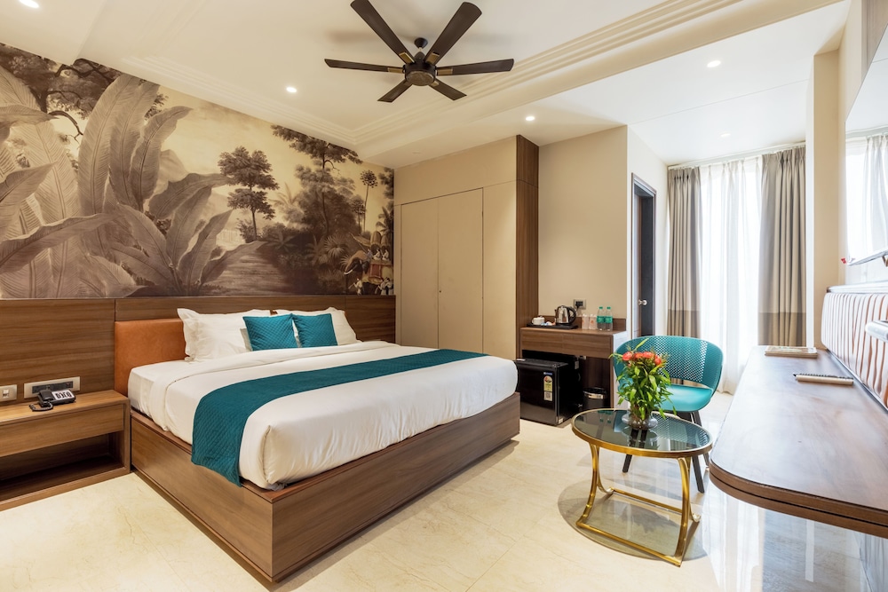 hotel royal bagh opposite city park