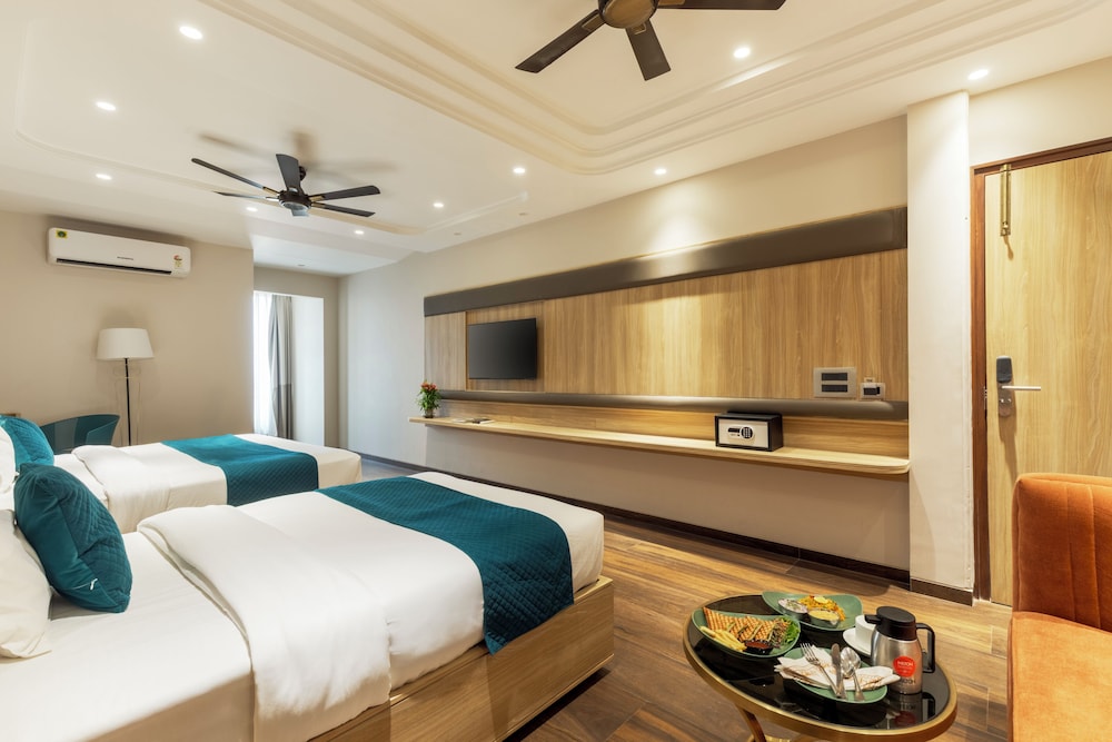 hotel royal bagh opposite city park